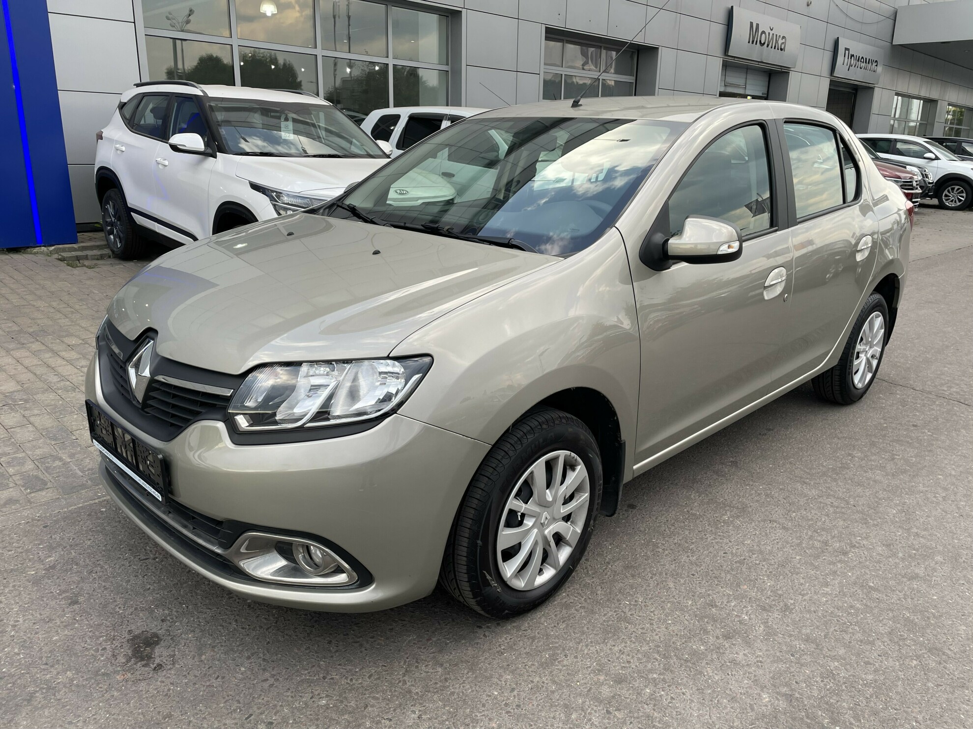 Купить новый Рено логан в Ац-Береговой | Renault Logan 1.6 МТ5 (82 л.с.)  Access (авто №5925)